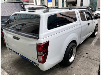 Aeroklas Stylish Hardtop - seitliche Ausstellfenster - lackiert - Isuzu E/C 2020-2024 Aeroklas Stylish Hardtop - seitliche Ausstellfenster - lackiert - Isuzu E/C 2020-2024
