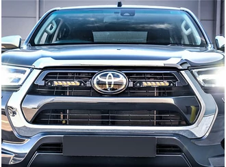 Lazer Lamps Hűtőmaszk LED lámpa szett - Linear - Hilux (kivéve Invincible) 2021-