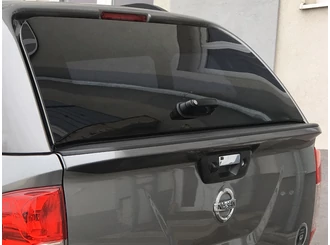 Aeroklas keménytető alkatrész - Hátsó üveg párátlanítóval, sötétített, komplett - központi záras - Mercedes 2017-, Nissan 2015-