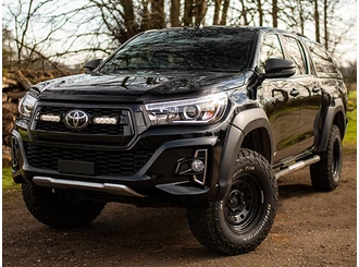 Lazer Lamps Hűtőmaszk LED lámpa szett - Hilux Invincible 2019-2021