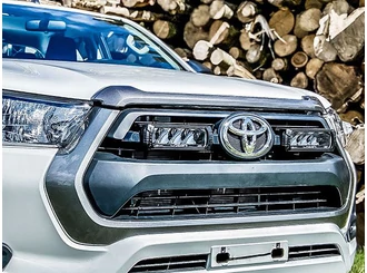 Lazer Lamps Hűtőmaszk LED lámpa szett - Triple-R - Hilux (kivéve Invincible) 2021-