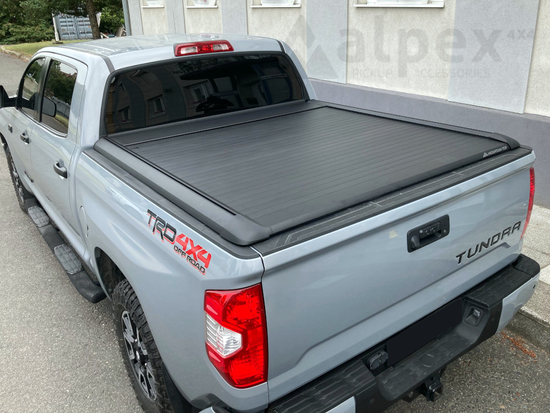 Mountain Top EVOm Manual Roll Cover - black - Toyota Tundra 5,5ft 2015-