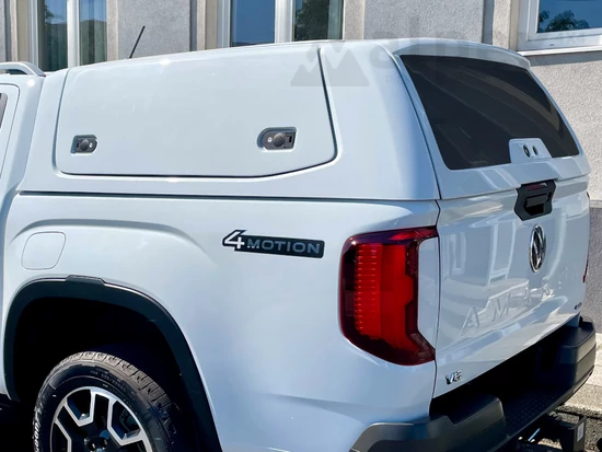 Aeroklas Pro felépítmény - felnyitható oldalajtóval - 8I8I; L2F7 sötétszürke - Amarok D/C 2023-