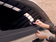 Bild 6/12 - Aeroklas Stylish Hardtop - seitliche Schiebefenster - Zentralverriegelung - PN4GD conquer grey - Ford Raptor D/C 2023-